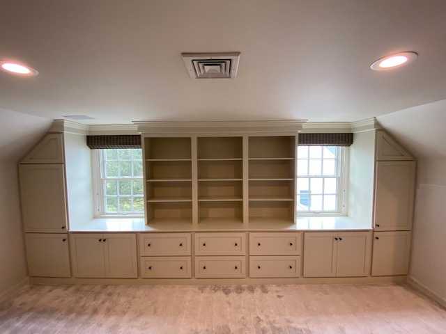 CUSTOM CABINETRY & FURNITURE