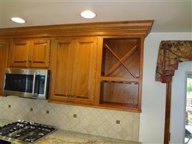 Wine Rack & Wine Glass Holder: 