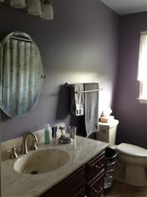 2nd Bathroom: 